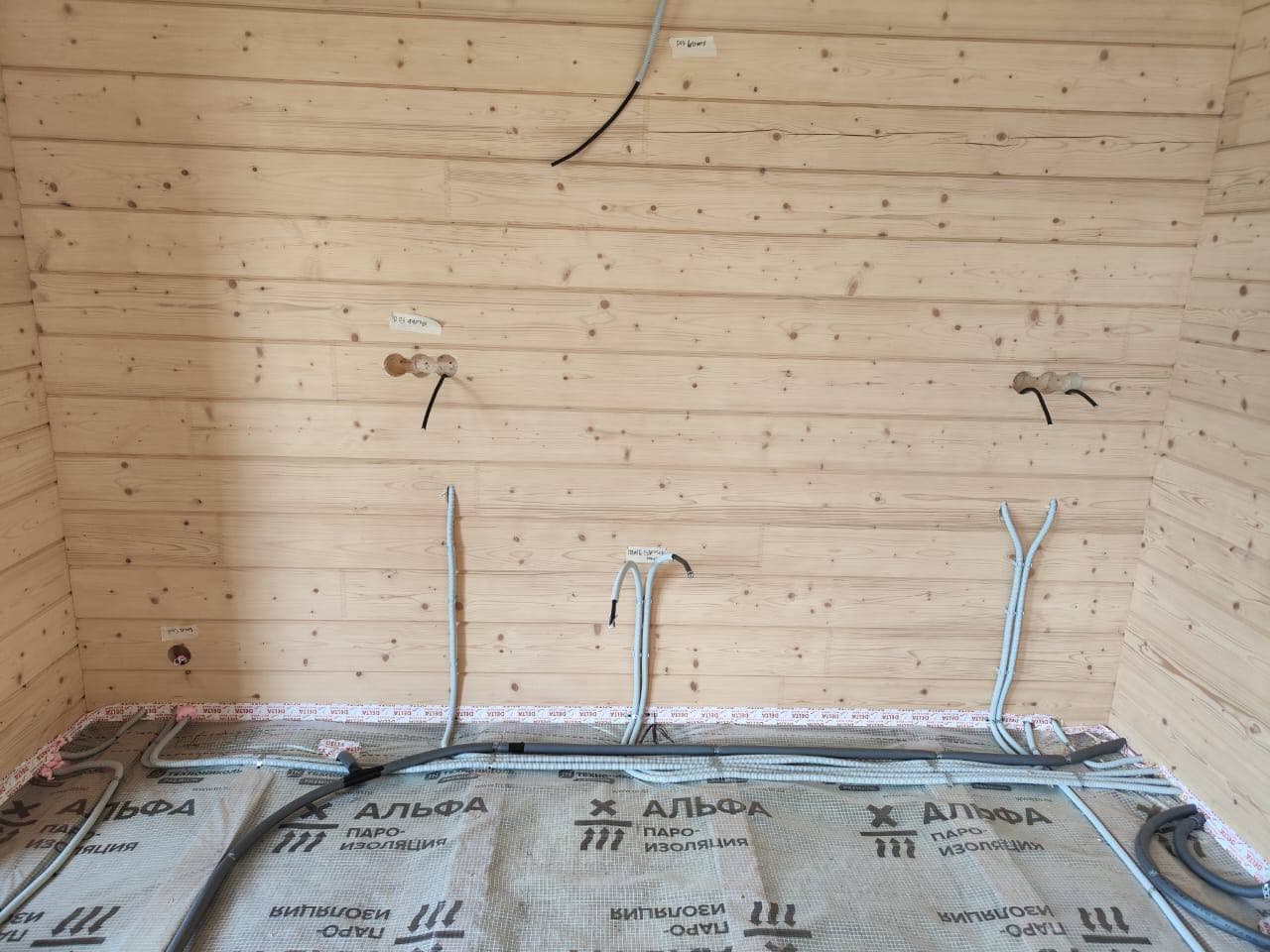 Примеры наших электромонтажных работ в деревянных домах и банях - изображение 1