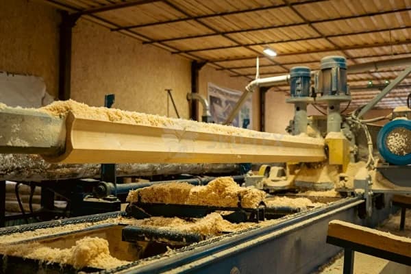 2 линии производства оцилиндрованного бревна