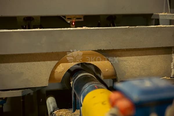 2 линии производства оцилиндрованного бревна