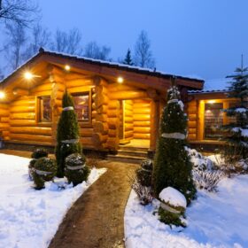 Построенный проект бани из рубленного бревна