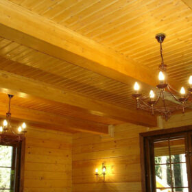 Потолок в деревянном доме