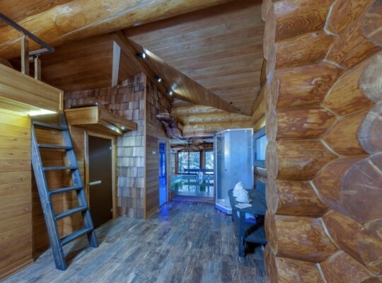 Фото баня с бассейном из рубленных бревен большого диаметра по проекту "Антоновка"