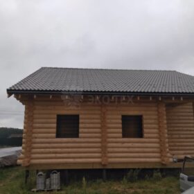 Фото дома и бани из оцилиндрованного бревна