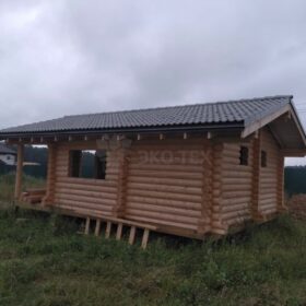 Фото дома и бани из оцилиндрованного бревна