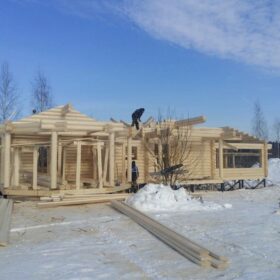 Фото дома и бани из оцилиндрованного бревна
