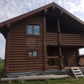 Фото дома и бани из оцилиндрованного бревна