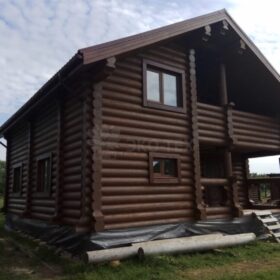 Фото дома и бани из оцилиндрованного бревна