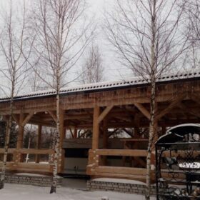 Фото дома и бани из оцилиндрованного бревна