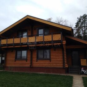 Фото дома и бани из оцилиндрованного бревна