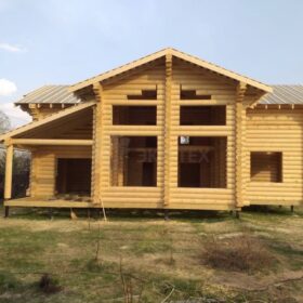 Фото дома и бани из оцилиндрованного бревна