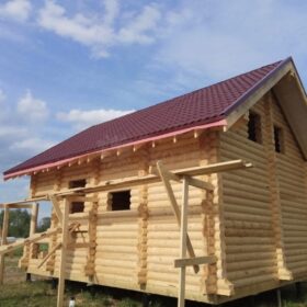 Фото дома и бани из оцилиндрованного бревна