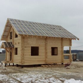 Фото дома и бани из оцилиндрованного бревна