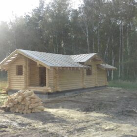 Фото дома и бани из оцилиндрованного бревна