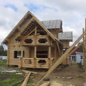 Фото дома и бани из оцилиндрованного бревна