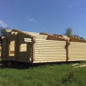 Фото дома и бани из оцилиндрованного бревна