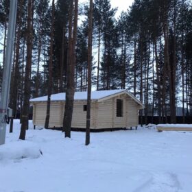 Фото дома и бани из оцилиндрованного бревна