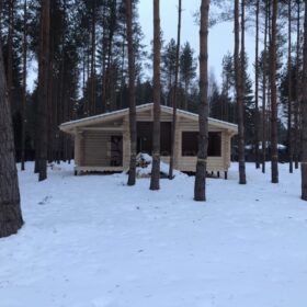 Фото дома и бани из оцилиндрованного бревна