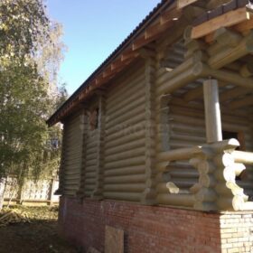 Фото дома и бани из оцилиндрованного бревна