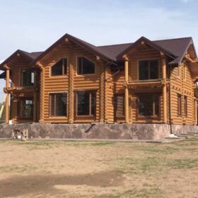 Фото дома и бани из оцилиндрованного бревна