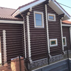 Фото дома и бани из оцилиндрованного бревна