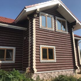 Фото дома и бани из оцилиндрованного бревна