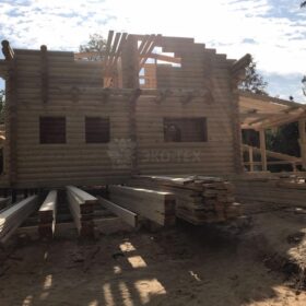 Фото дома и бани из оцилиндрованного бревна