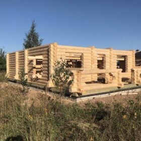 Фото дома и бани из оцилиндрованного бревна