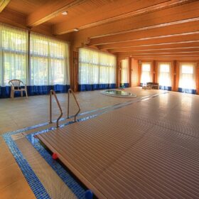 Фото дом с бассейном и спортзалом из клееного бруса