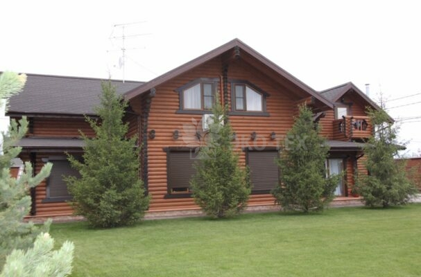 Фото дом из оцилиндрованного бревна