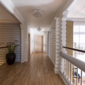 Фото дом из оцилиндрованного бревна