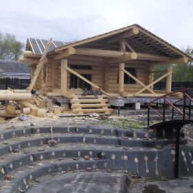 Фото домов из бревна ручной рубки