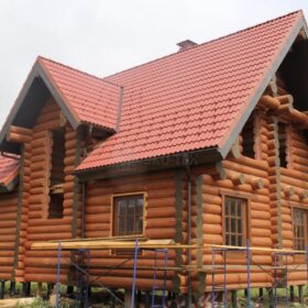 Фото домов из бревна ручной рубки