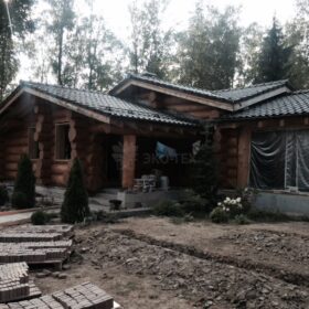 Фото домов из бревна ручной рубки