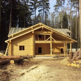 Фото домов из бревна ручной рубки