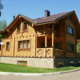 Коттеджи из оцилиндрованного бревна