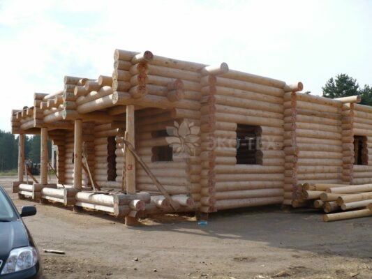 Эко-тех Изба из рубленного бревна — фото