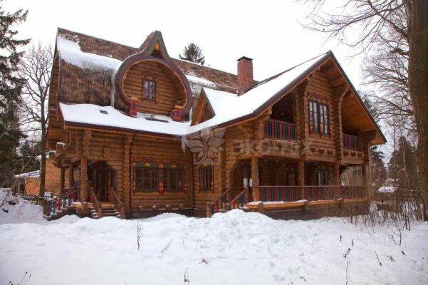 Эко-тех Изба из рубленного бревна — фото