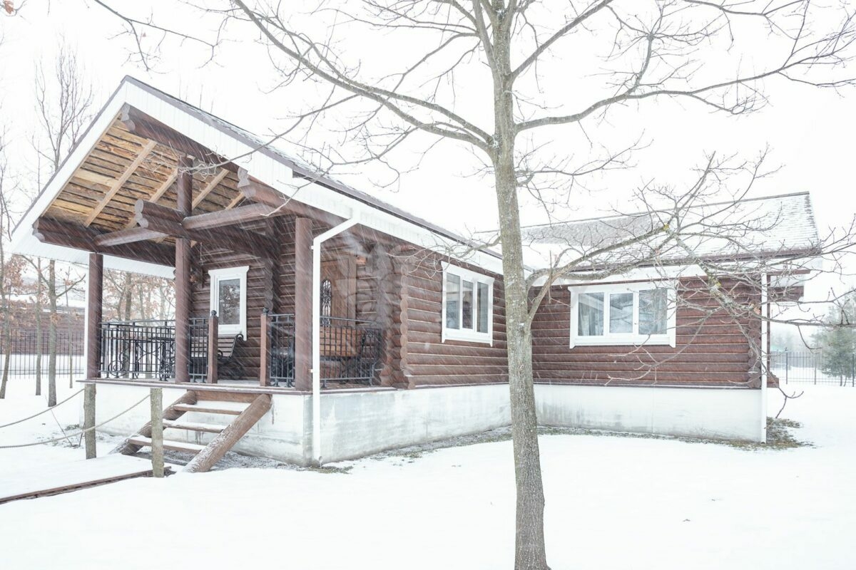 Эко-тех дом,оцилиндрованное бревно, строительство и отделка фото