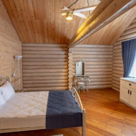 Эко-тех дом,оцилиндрованное бревно, строительство и отделка фото