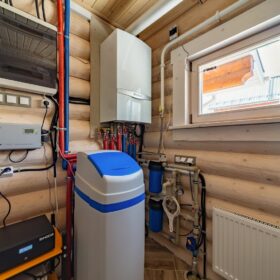 Эко-тех Фото построенный дом из оцилиндрованного бревна по проекту Калифорния