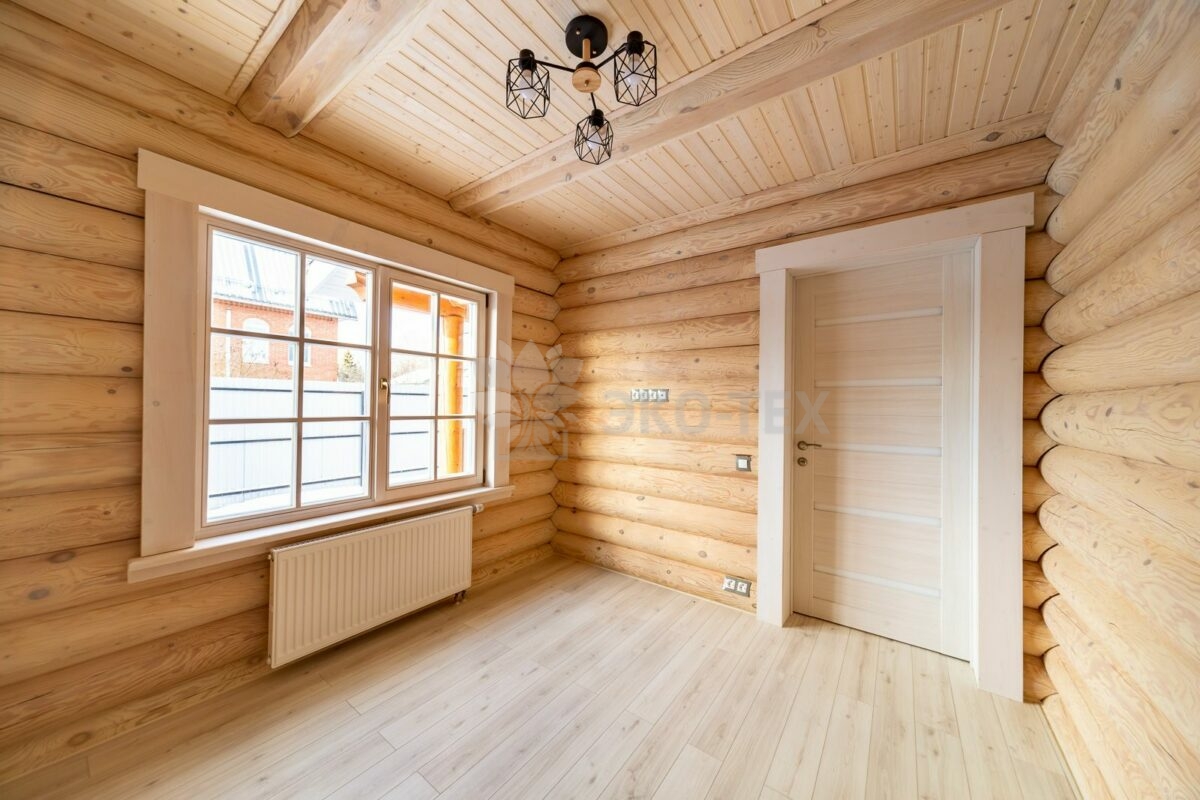 Эко-тех Фото построенный дом из оцилиндрованного бревна по проекту Калифорния