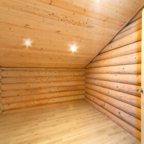 Эко-тех Фото построенный дом из оцилиндрованного бревна по проекту Калифорния