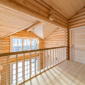 Эко-тех Фото построенный дом из оцилиндрованного бревна по проекту Калифорния