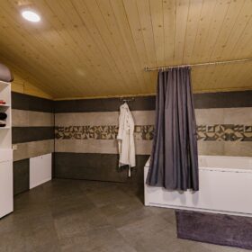 Дом по проекту Рим с гаражом из клееного бруса