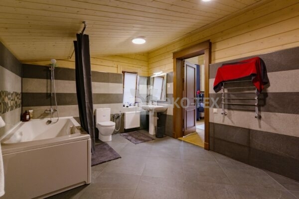 Дом по проекту Рим с гаражом из клееного бруса